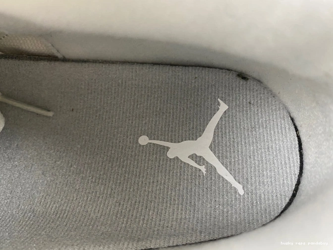 Rep Husky 3 FJ9479-100 Air Craft Ivory Jordan 0626